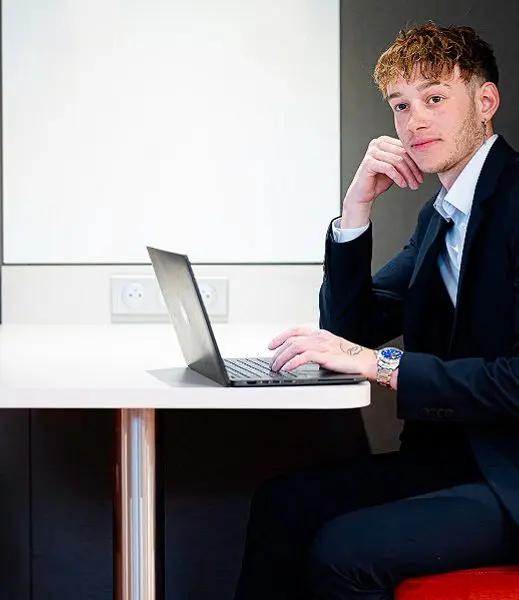 Expériences professionnelles et stages